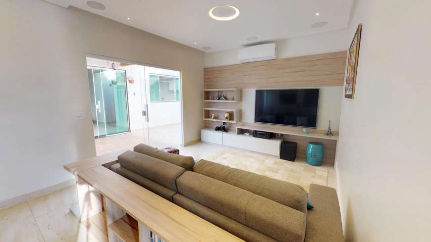 Casa com 5 Quartos à Venda, 330 m² por R$ 1.900.000 Avenida 15 de Novembro - Manguinhos, Serra - ES