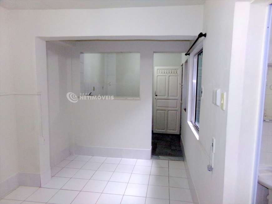 Apartamento com 1 Quarto para Alugar, 32 m² por R$ 700/Mês Travessa Sebastião Tourinho, 137 - Nazaré, Salvador - BA