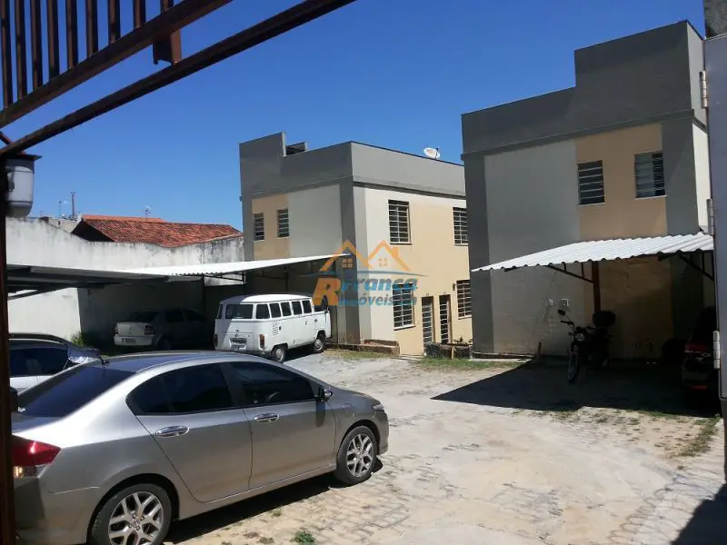Sobrado com 2 Quartos à Venda, 65 m² por R$ 165.000 Jaqueline, Belo Horizonte - MG