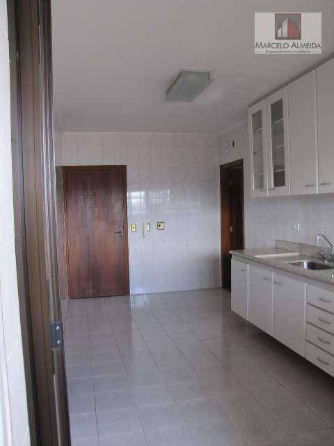 Apartamento com 3 Quartos para Alugar, 130 m² por R$ 2.700/Mês Vila Galvão, Guarulhos - SP