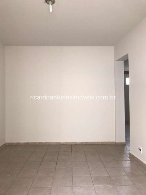 Apartamento com 3 Quartos para Alugar por R$ 750/Mês Rua José Appolônio dos Reis, 18 - Aeroporto, Juiz de Fora - MG