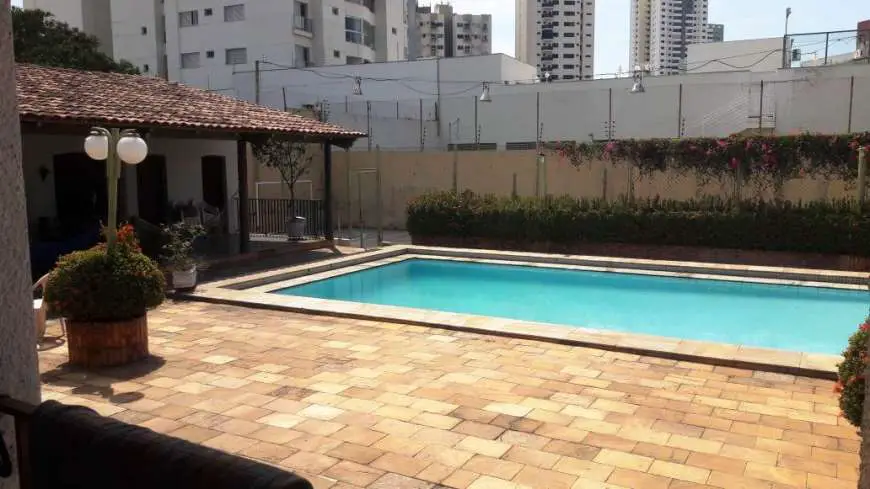 Casa com 5 Quartos para Alugar, 450 m² por R$ 6.000/Mês Rua General João Luiz Pereira, 405 - Duque de Caxias, Cuiabá - MT