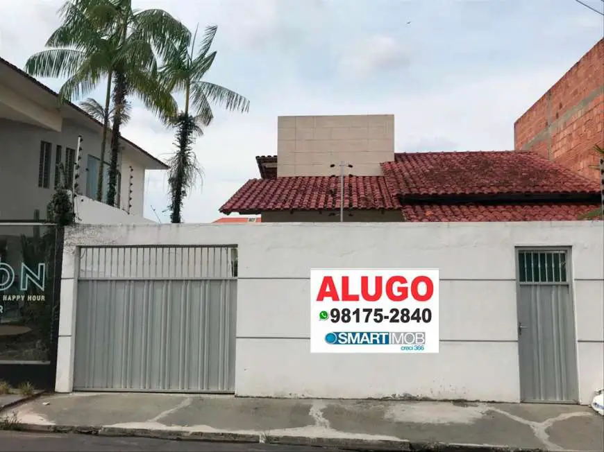 Casa com 3 Quartos para Alugar, 130 m² por R$ 2.500/Mês Rua Dallas, 00 - Flores, Manaus - AM