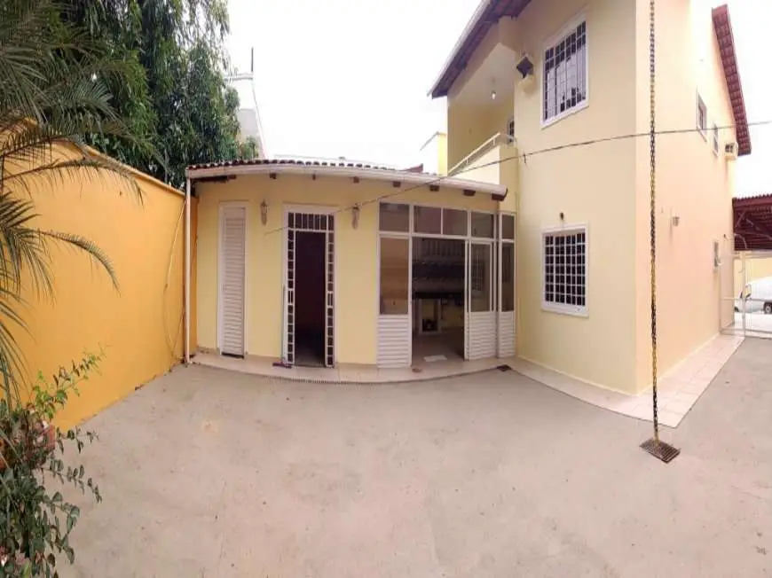 Casa de Condomínio com 3 Quartos à Venda, 230 m² por R$ 990.000 Adrianópolis, Manaus - AM