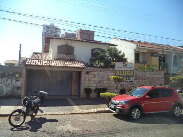 Sobrado com 4 Quartos para Alugar, 293 m² por R$ 4.500/Mês Rua C-237 - Jardim América, Goiânia - GO
