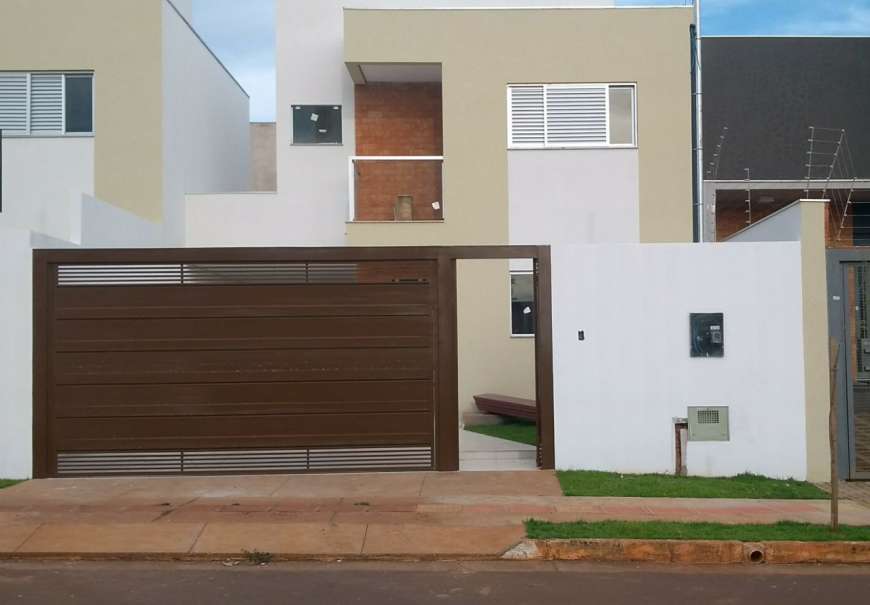 Sobrado com 3 Quartos à Venda, 110 m² por R$ 440.000 Rua Amphilóquio Ribeiro Júnior - Vila do Polonês, Campo Grande - MS