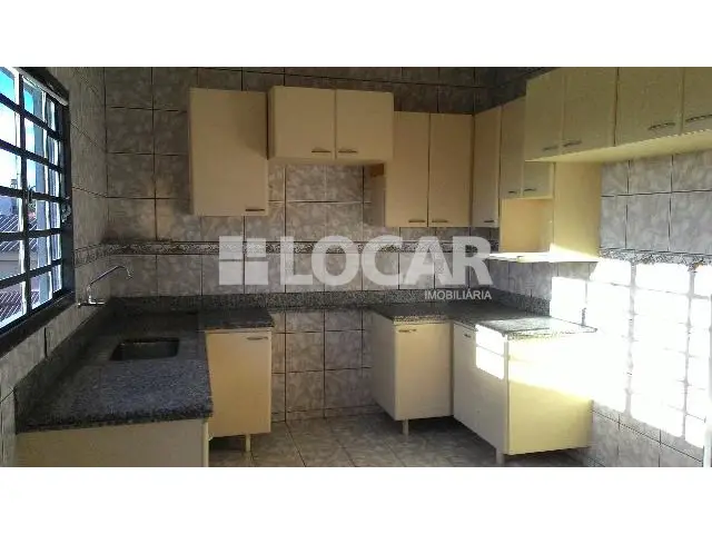 Apartamento com 3 Quartos para Alugar por R$ 1.200/Mês Custódio Pereira, Uberlândia - MG