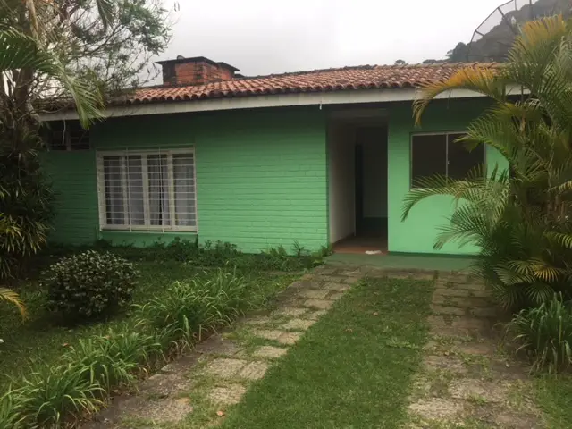 Casa com 3 Quartos para Alugar, 163 m² por R$ 2.500/Mês Rua Tietê - Nossa Senhora de Fátima, Teresópolis - RJ