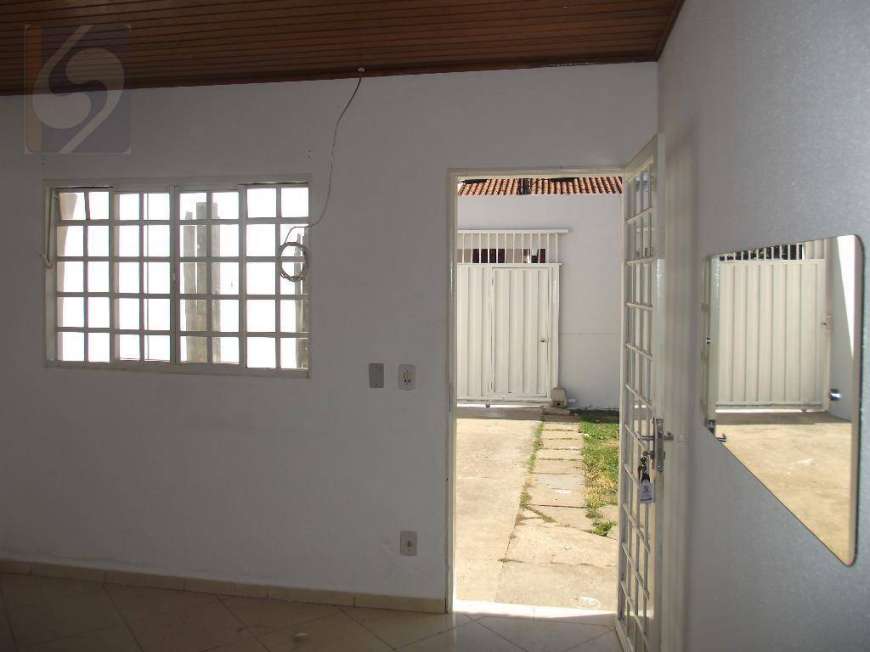Casa com 3 Quartos para Alugar, 190 m² por R$ 1.200/Mês Rua Tietê - Jardim Paulista, Cuiabá - MT