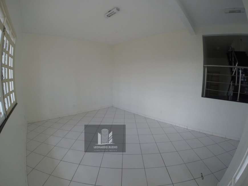 Casa com 4 Quartos para Alugar, 375 m² por R$ 7.000/Mês Nossa Senhora das Graças, Manaus - AM