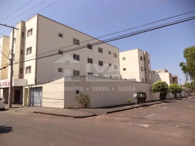 Apartamento com 3 Quartos para Alugar, 136 m² por R$ 1.300/Mês Segismundo Pereira, Uberlândia - MG
