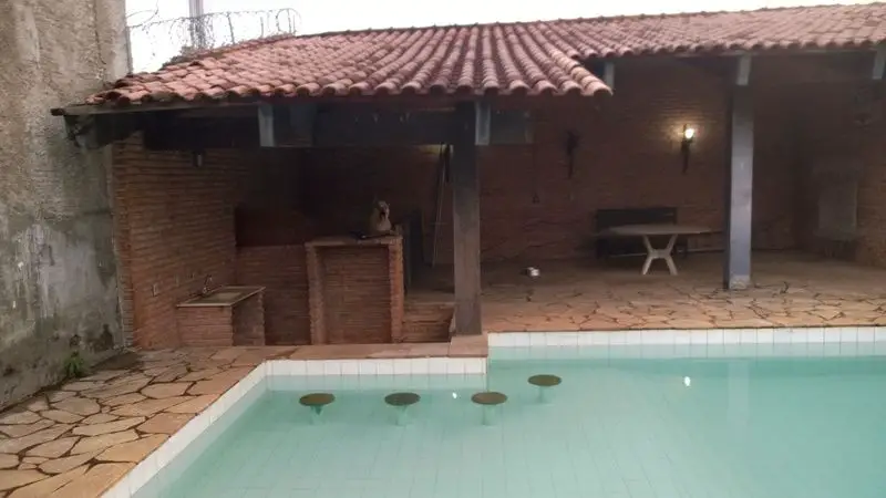Casa com 4 Quartos para Alugar, 562 m² por R$ 7.500/Mês Duque de Caxias, Cuiabá - MT