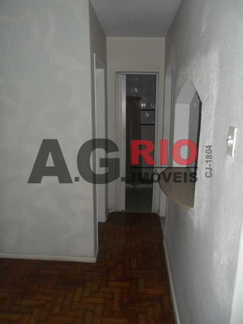 Apartamento com 1 Quarto para Alugar, 48 m² por R$ 500/Mês Praça Seca, Rio de Janeiro - RJ