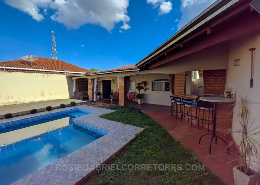 Casa com 3 Quartos à Venda, 200 m² por R$ 370.000 Rua Alfredo Nobel - Vila Nasser, Campo Grande - MS