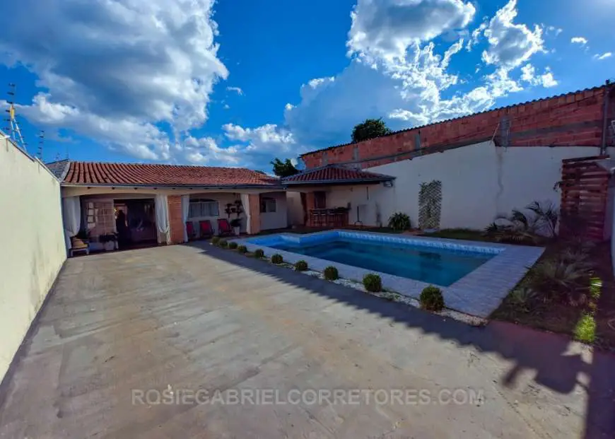 Casa com 3 Quartos à Venda, 200 m² por R$ 370.000 Rua Alfredo Nobel - Vila Nasser, Campo Grande - MS