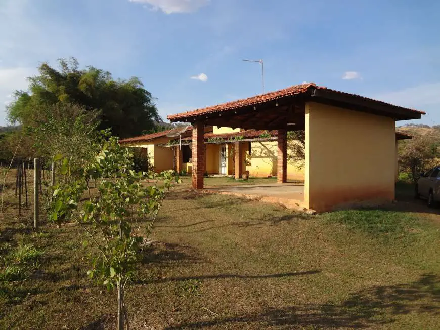 Chácara com 3 Quartos à Venda, 25410 m² por R$ 480.000 GO-222, 180 - Zona Rural, Inhumas - GO