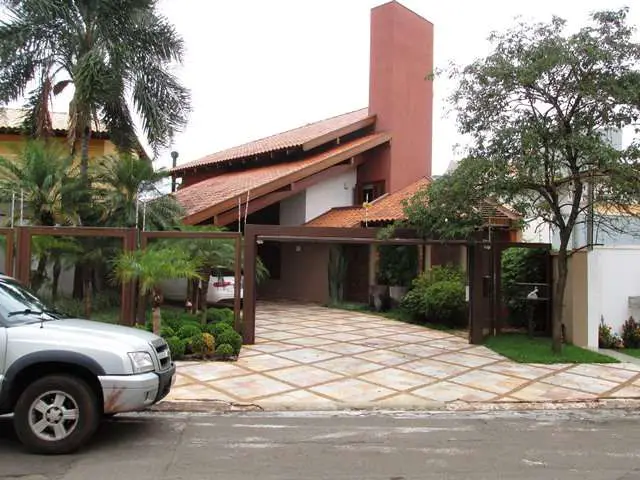 Sobrado com 4 Quartos à Venda, 400 m² por R$ 2.800.000 Rua Ingazeira, 74 - Santa Fé, Campo Grande - MS