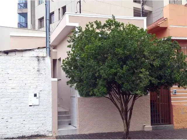 Casa com 2 Quartos para Alugar, 80 m² por R$ 1.100/Mês Centro, Uberlândia - MG