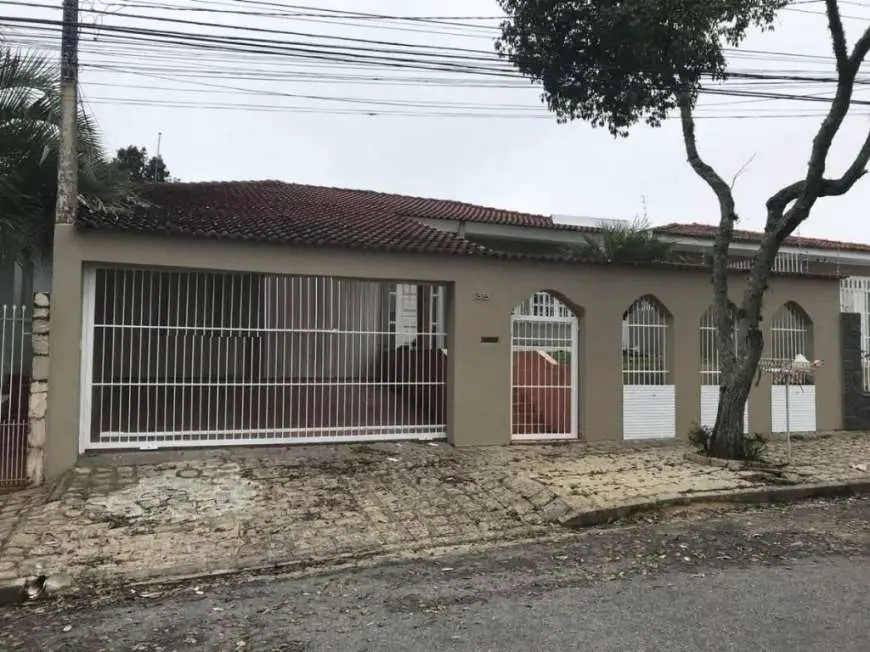 Casa com 6 Quartos à Venda, 345 m² por R$ 990.000 Rua Afonso Celso, 38 - Ahú, Curitiba - PR