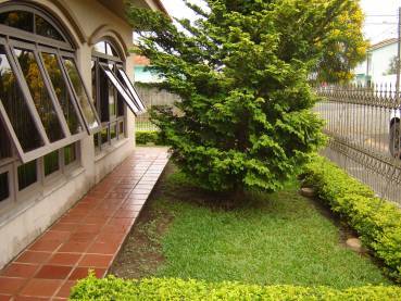 Casa com 3 Quartos à Venda, 226 m² por R$ 595.000 Rua Evaristo da Veiga, 744 - Jardim Carvalho, Ponta Grossa - PR