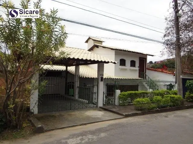 Sobrado com 4 Quartos para Alugar, 173 m² por R$ 3.280/Mês Rua Mário Joaquim Santana - São Francisco, Niterói - RJ