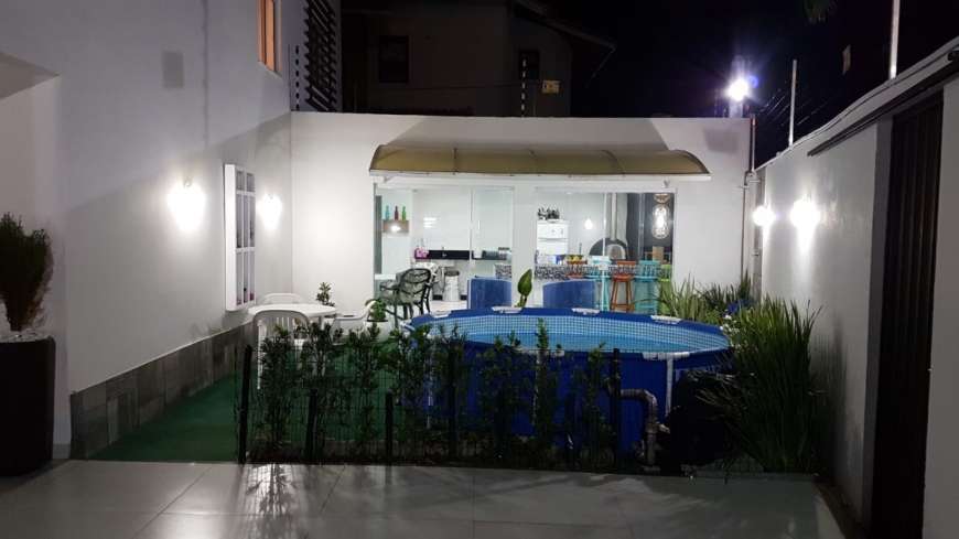 Casa com 4 Quartos para Alugar, 200 m² por R$ 3.850/Mês Avenida Praia de Guarapari, sn - Vilas do Atlantico, Lauro de Freitas - BA