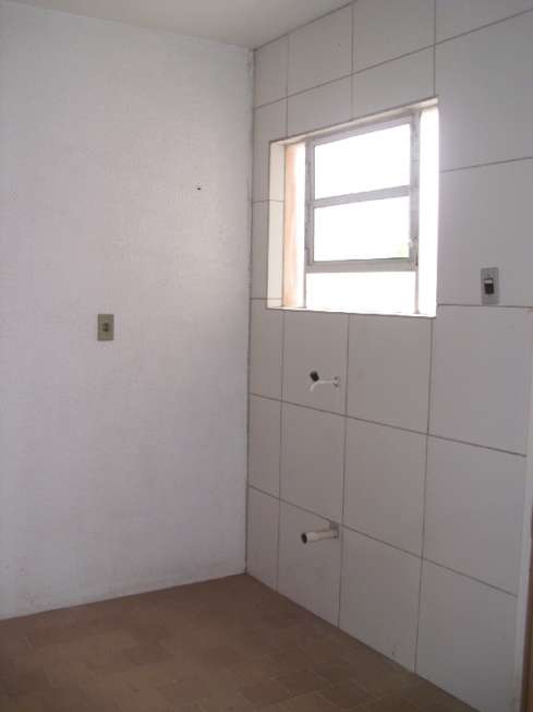 Apartamento com 3 Quartos para Alugar por R$ 700/Mês Avenida Buarque de Macedo, 34 - Cidade Nova, Rio Grande - RS
