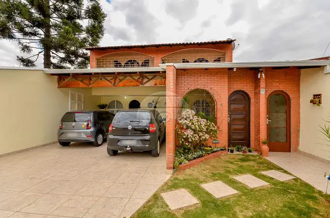 Casa com 3 Quartos à Venda, 144 m² por R$ 450.000 Rua Sérgio Venci - Rebouças, Curitiba - PR