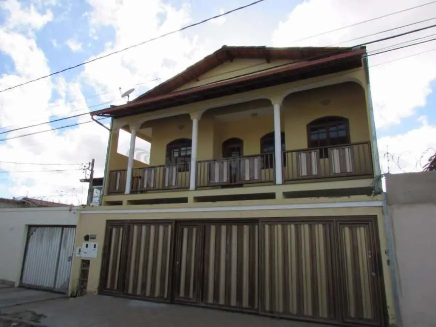 Apartamento com 5 Quartos para Alugar por R$ 1.400/Mês Morada do Sol, Montes Claros - MG