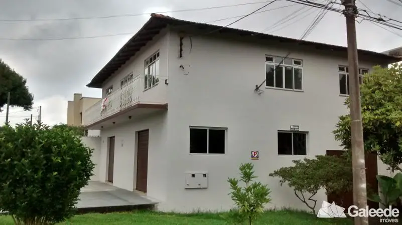 Casa com 4 Quartos para Alugar, 160 m² por R$ 1.800/Mês Rua General Catão Menna Barreto Monclaro - São Pedro, São José dos Pinhais - PR