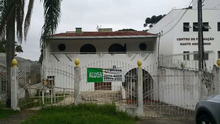 Casa com 10 Quartos para Alugar, 700 m² por R$ 5.000/Mês Rua Eurípedes Garcez do Nascimento, 1017 - Ahú, Curitiba - PR