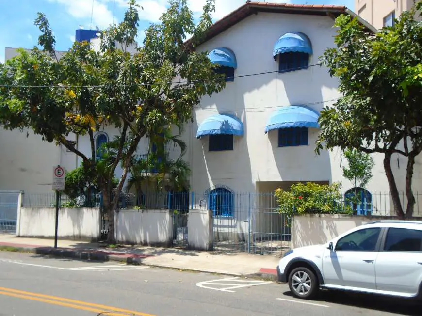 Casa com 3 Quartos para Alugar, 140 m² por R$ 1.800/Mês Jardim Camburi, Vitória - ES