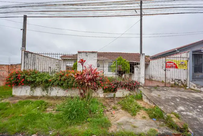 Casa com 6 Quartos à Venda, 114 m² por R$ 235.000 Rua Nair Schultz Helvig - Cachoeira, Curitiba - PR
