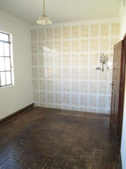 Sobrado com 3 Quartos para Alugar, 120 m² por R$ 1.395/Mês Rua Barão de Saramenha, 125 - Santa Tereza, Belo Horizonte - MG