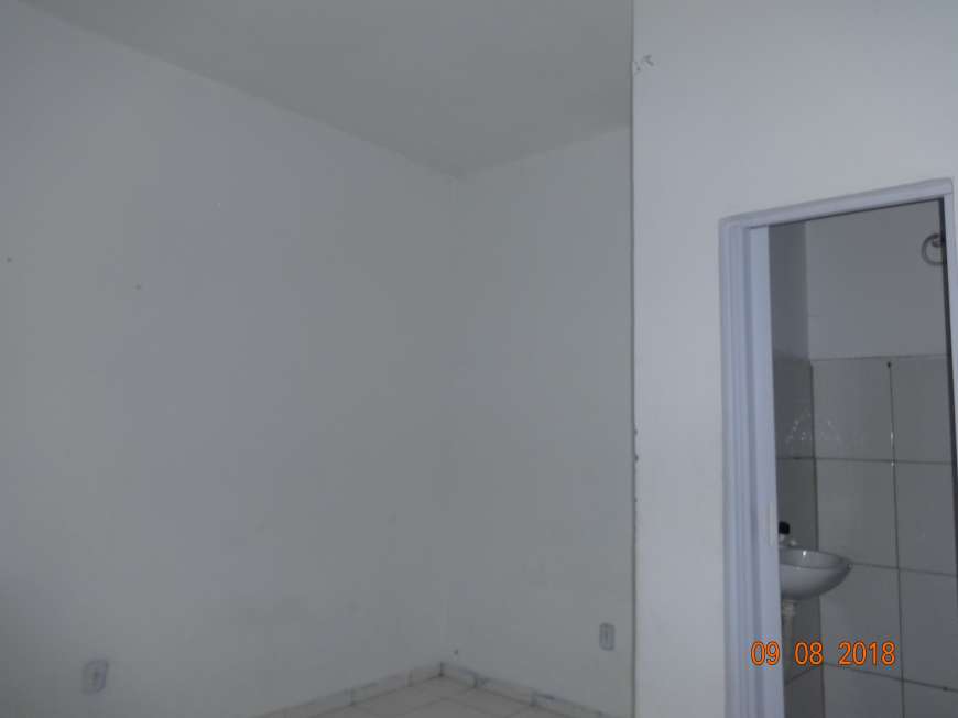 Kitnet com 1 Quarto para Alugar, 30 m² por R$ 400/Mês Estrada Manuel Nogueira de Sá, 706 - Realengo, Rio de Janeiro - RJ