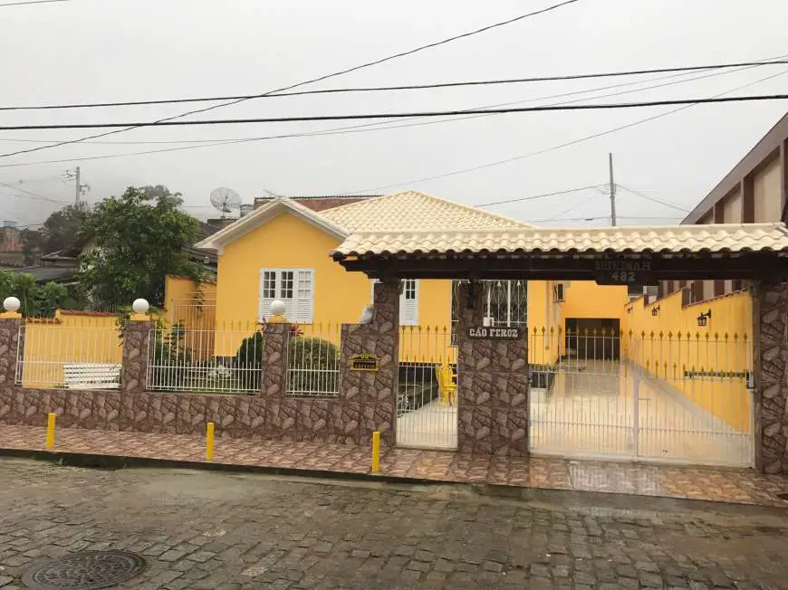 Casa com 3 Quartos à Venda, 200 m² por R$ 430.000 Rua Luís Pamplona, 37 - Centro, Miguel Pereira - RJ