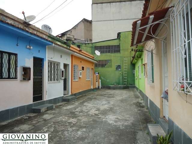 Casa com 1 Quarto para Alugar, 35 m² por R$ 350/Mês Rua Sidônio País, 160 - Cascadura, Rio de Janeiro - RJ