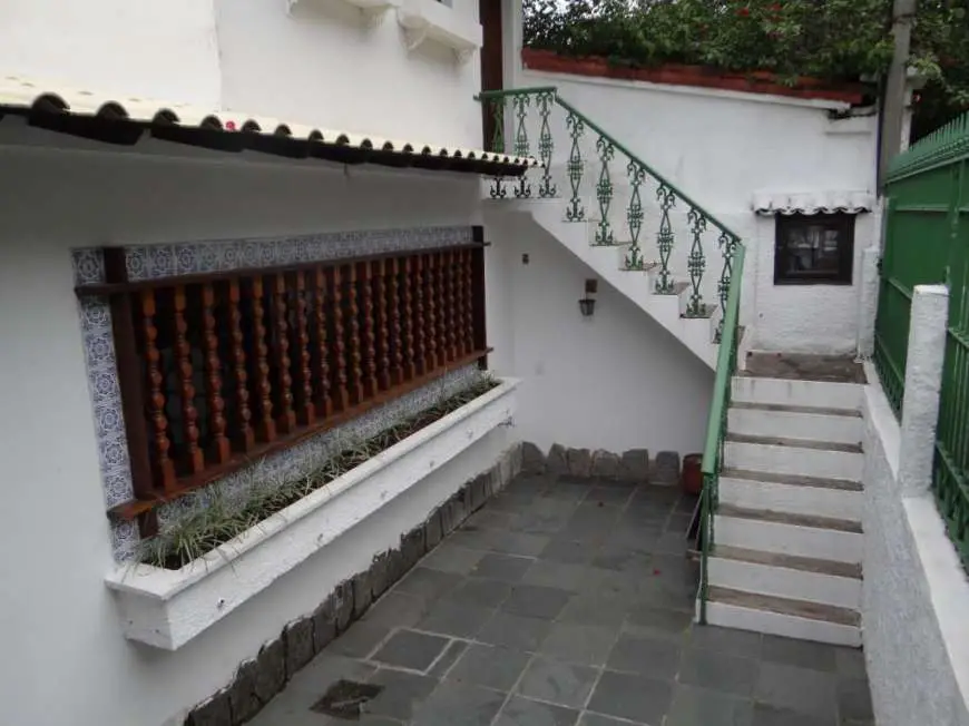 Casa com 4 Quartos para Alugar, 175 m² por R$ 3.200/Mês Rua Mário Joaquim Santana - São Francisco, Niterói - RJ