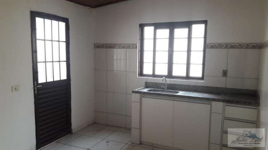 Casa com 3 Quartos para Alugar, 100 m² por R$ 1.000/Mês Rua Maracanã, 286 - Jardim Guanabara, Cuiabá - MT