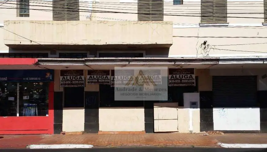 Sobrado com 16 Quartos para Alugar, 310 m² por R$ 4.300/Mês Avenida Doutor Francisco Junqueira - Centro, Ribeirão Preto - SP