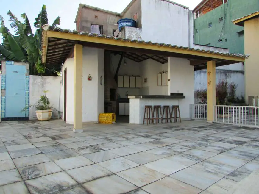 Casa com 5 Quartos à Venda, 1219 m² por R$ 1.200.000 Rua Bahia, 98 - Centro, Lauro de Freitas - BA