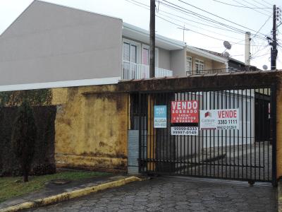Sobrado com 3 Quartos para Alugar, 91 m² por R$ 1.200/Mês Rua Presidente Wilson, 612 - Uberaba, Curitiba - PR