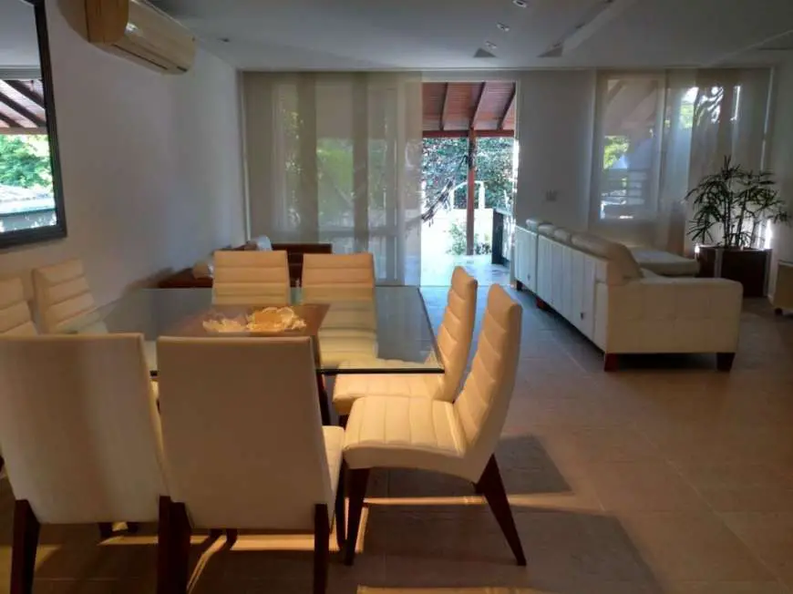 Casa com 3 Quartos para Alugar, 230 m² por R$ 4.000/Mês Recreio Dos Bandeirantes, Rio de Janeiro - RJ