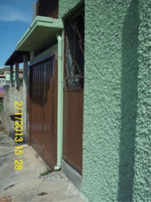 Casa com 4 Quartos à Venda, 139 m² por R$ 380.000 Rua Emílio Ferreira, 457 - Centro, Pedro Leopoldo - MG