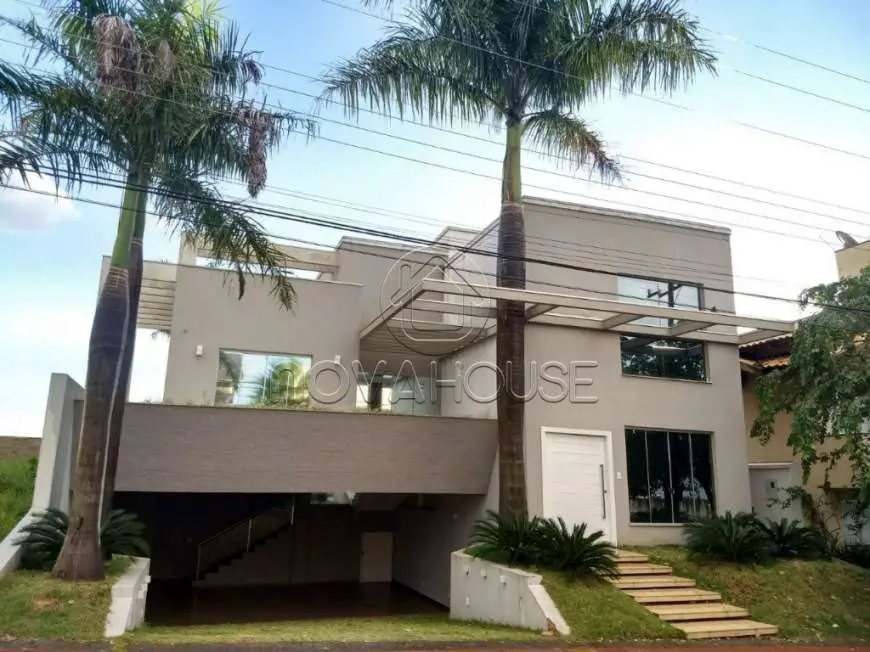 Sobrado com 5 Quartos à Venda, 428 m² por R$ 3.000.000 Chácara Cachoeira, Campo Grande - MS