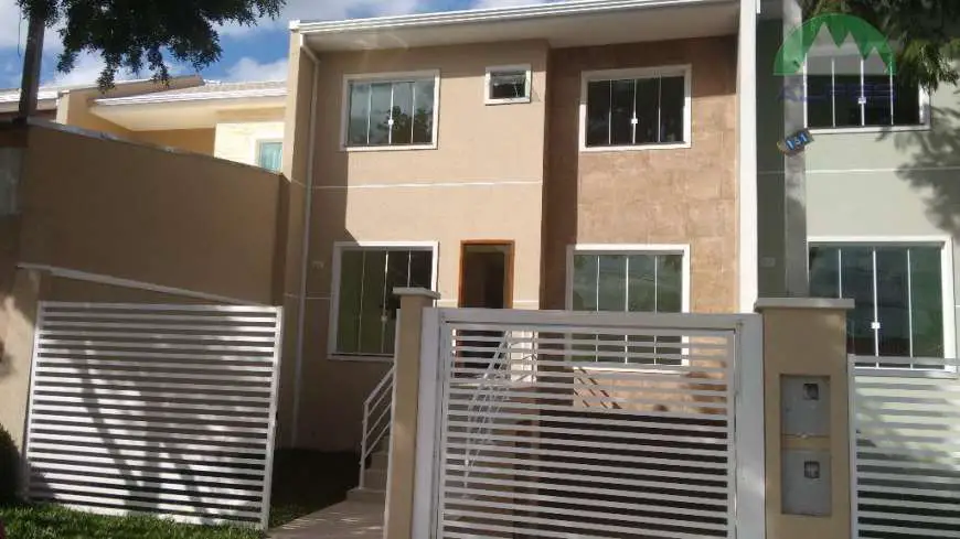Sobrado com 3 Quartos para Alugar, 140 m² por R$ 1.500/Mês Xaxim, Curitiba - PR