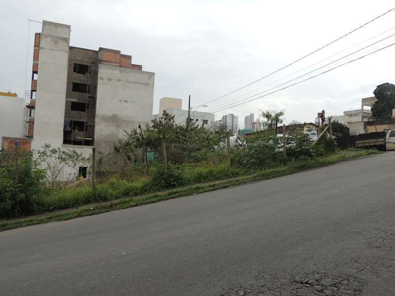 Lote/Terreno para Alugar, 300 m² por R$ 750/Mês Avenida Paraná - Sidil, Divinópolis - MG