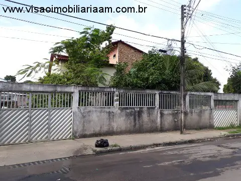 Casa com 3 Quartos para Alugar, 250 m² por R$ 3.000/Mês Petrópolis, Manaus - AM