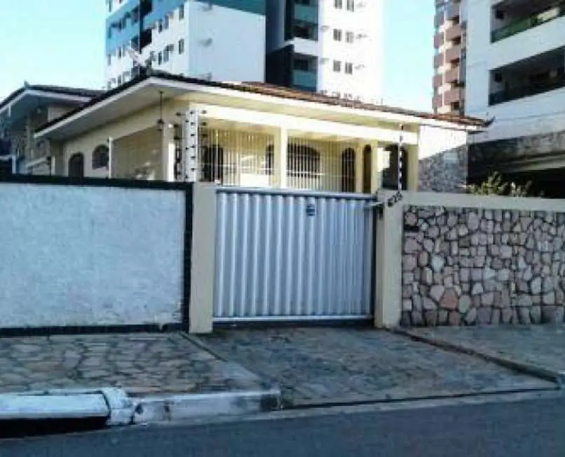 Casa com 4 Quartos para Alugar, 160 m² por R$ 3.800/Mês Manaíra, João Pessoa - PB