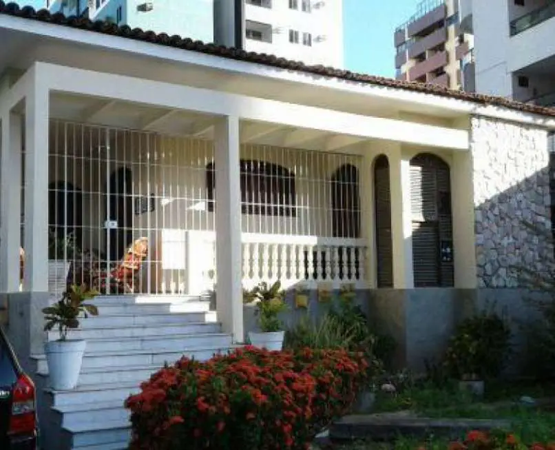 Casa com 4 Quartos para Alugar, 160 m² por R$ 3.800/Mês Manaíra, João Pessoa - PB